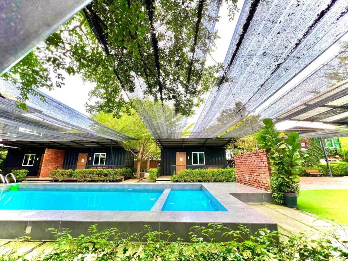 Petak Padin Cottage By The Pool, Кепала Батас Екстер'єр фото